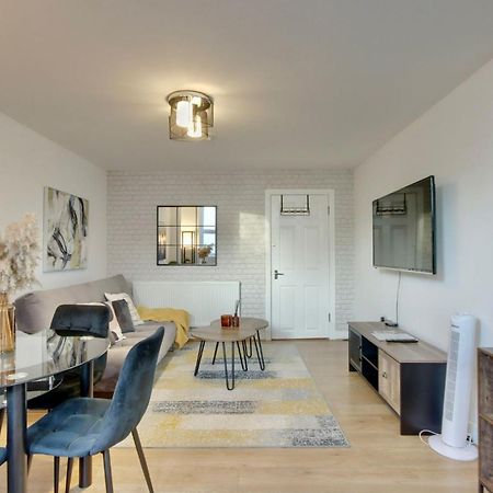 Southsea Getaway Apartment With Pool Table And Hot Tub Portsmouth Luaran gambar