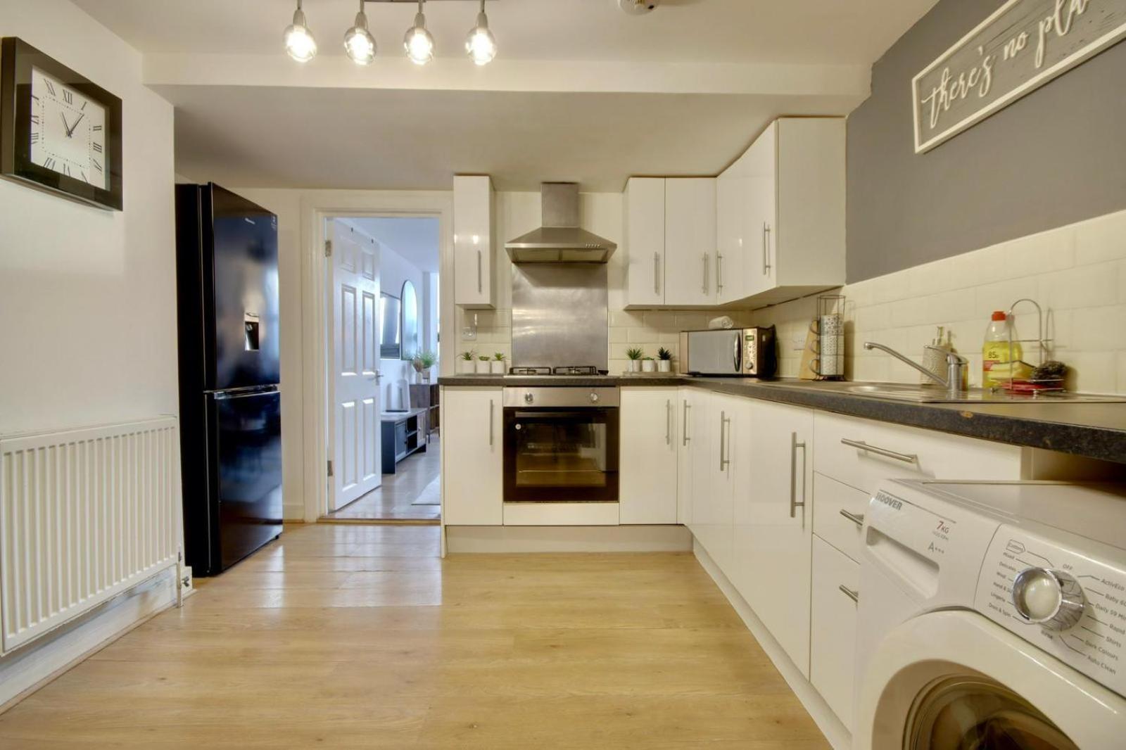 Southsea Getaway Apartment With Pool Table And Hot Tub Portsmouth Luaran gambar